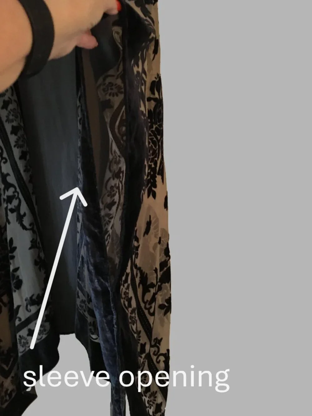 Torrid One Size Velvet Black Burnout Ruana Wrap NWT - Picture 6 of 7